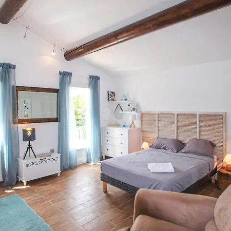 Lovely In Holiday home Aubignan